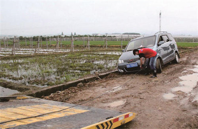 金明区抚顺道路救援